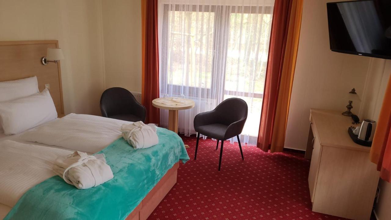 Hubertus Hotell Perleberg Exteriör bild